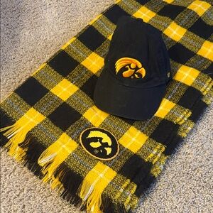 Iowa Hawkeyes Black and Yellow Cap and Scarf Set